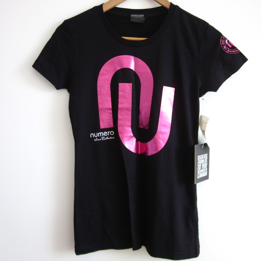 Numero - Black T-shirt With Shiny Logo